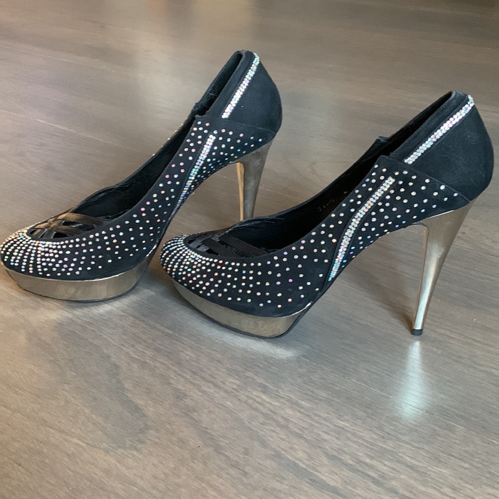 Derimod brand suede heels. Made in Turkey